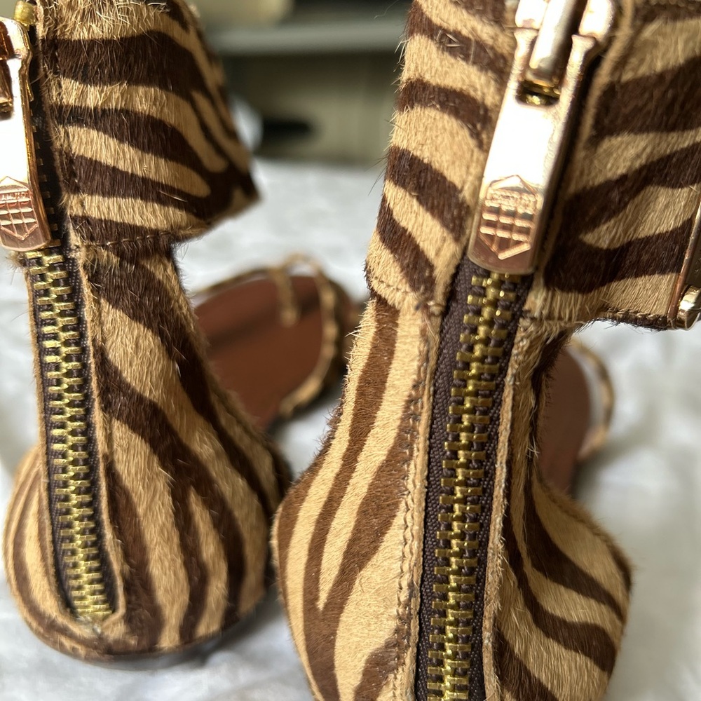 Vince Camuto Brown Zebra Print Sandals with Gold Buckle Size 6 1/2 - Picture 11 of 11
